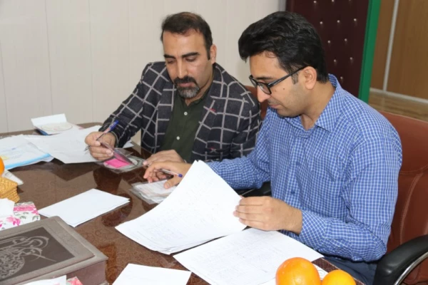 بررسی آثار دریافتی و ارسال به داوران 3