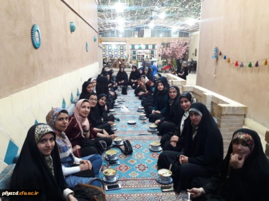 تقدیر از نمایندگان کلاس های آموزشی پردیس فاطمه الزهرا(س) یزد 2