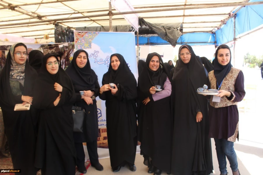 در حاشیه برگزاری مرحله کشوری جشنواره فرهنگی دانشجومعلمان صورت گرفت:

بازدید از نمایشگاه دستاوردها و تولیدات فرهنگی و اجتماعی پردیس های استانی یزد 3