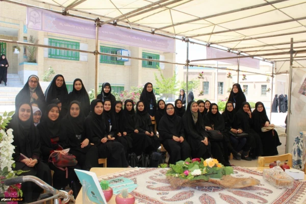 در حاشیه برگزاری مرحله کشوری جشنواره فرهنگی دانشجومعلمان صورت گرفت:

بازدید از نمایشگاه دستاوردها و تولیدات فرهنگی و اجتماعی پردیس های استانی یزد 4