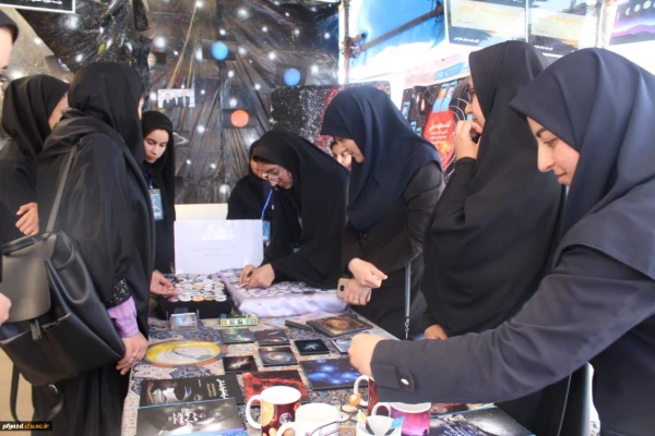 در حاشیه برگزاری مرحله کشوری جشنواره فرهنگی دانشجومعلمان صورت گرفت:

بازدید از نمایشگاه دستاوردها و تولیدات فرهنگی و اجتماعی پردیس های استانی یزد 6