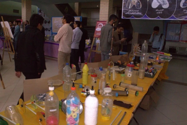 در حاشیه برگزاری مرحله کشوری جشنواره فرهنگی دانشجومعلمان صورت گرفت:

بازدید از نمایشگاه دستاوردها و تولیدات فرهنگی و اجتماعی پردیس های استانی یزد 12