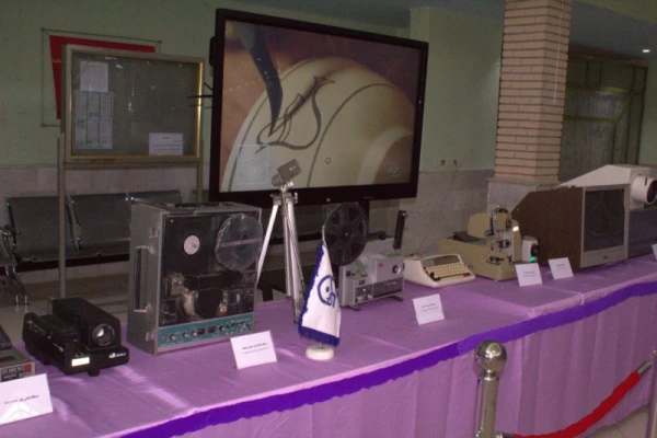 در حاشیه برگزاری مرحله کشوری جشنواره فرهنگی دانشجومعلمان صورت گرفت:

بازدید از نمایشگاه دستاوردها و تولیدات فرهنگی و اجتماعی پردیس های استانی یزد 18