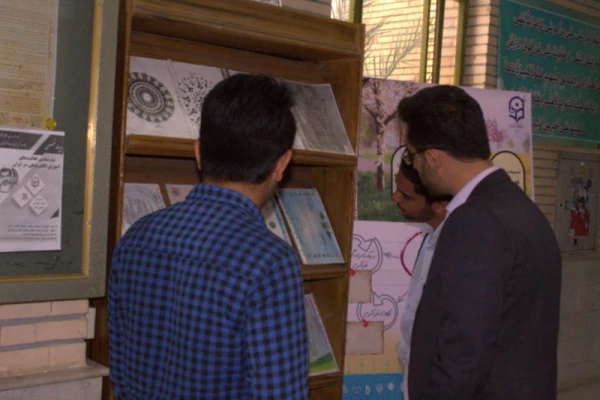 در حاشیه برگزاری مرحله کشوری جشنواره فرهنگی دانشجومعلمان صورت گرفت:

بازدید از نمایشگاه دستاوردها و تولیدات فرهنگی و اجتماعی پردیس های استانی یزد 19