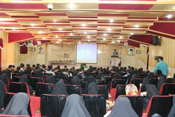 مدیرکل فرهنگی دانشگاه فرهنگیان در اختتامیه مرحله کشوری جشنواره فرهنگی دانشجومعلمان:
 
رسالت اصلی دانشگاه فرهنگیان تربیت نیروی انسانی کیفی است. 3