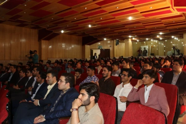 مدیرکل فرهنگی دانشگاه فرهنگیان در اختتامیه مرحله کشوری جشنواره فرهنگی دانشجومعلمان:
 
رسالت اصلی دانشگاه فرهنگیان تربیت نیروی انسانی کیفی است. 8