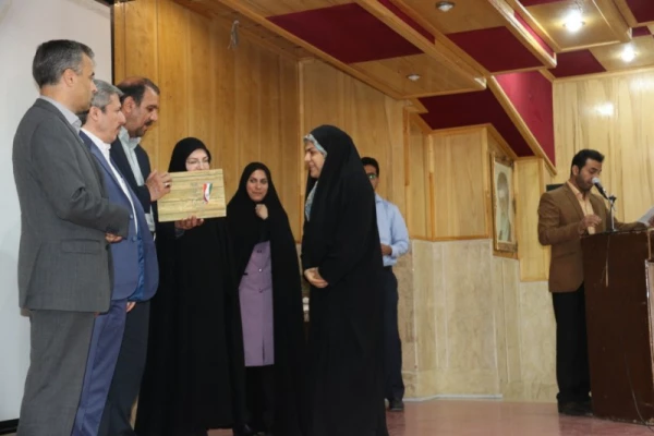 مدیرکل فرهنگی دانشگاه فرهنگیان در اختتامیه مرحله کشوری جشنواره فرهنگی دانشجومعلمان:
 
رسالت اصلی دانشگاه فرهنگیان تربیت نیروی انسانی کیفی است. 17