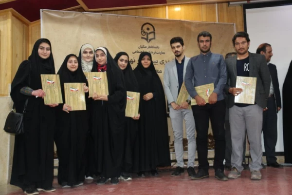 مدیرکل فرهنگی دانشگاه فرهنگیان در اختتامیه مرحله کشوری جشنواره فرهنگی دانشجومعلمان:
 
رسالت اصلی دانشگاه فرهنگیان تربیت نیروی انسانی کیفی است. 8