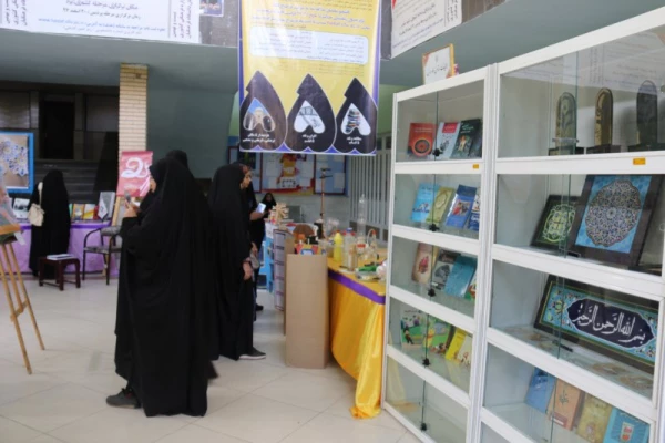 در دهه سرآمدی آموزش انجام شد:

برگزاری نمایشگاه دستاوردهای آموزشی در دانشگاه فرهنگیان یزد

 2