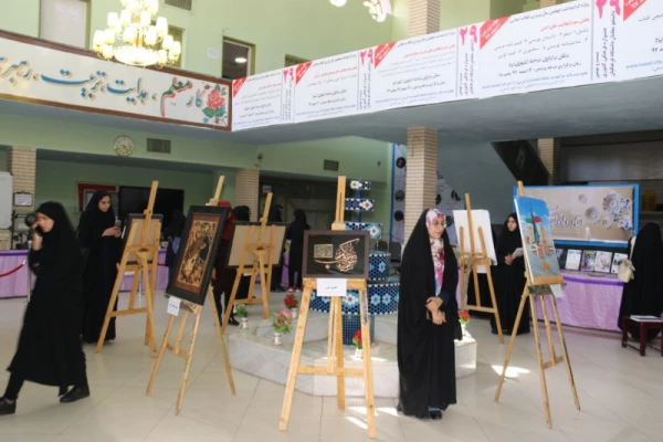 در دهه سرآمدی آموزش انجام شد:

برگزاری نمایشگاه دستاوردهای آموزشی در دانشگاه فرهنگیان یزد

 2