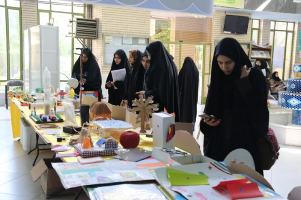 در دهه سرآمدی آموزش انجام شد:

برگزاری نمایشگاه دستاوردهای آموزشی در دانشگاه فرهنگیان یزد

 2