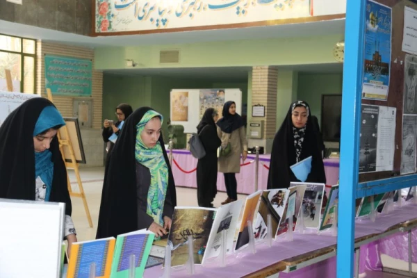 در دهه سرآمدی آموزش انجام شد:

برگزاری نمایشگاه دستاوردهای آموزشی در دانشگاه فرهنگیان یزد

 2