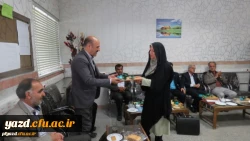 تقدیر و تجلیل از اساتید پردیس فاطمه الزهرا (س) یزد در دهه سرآمدی آموزش و گرامیداشت مقام معلم
 3