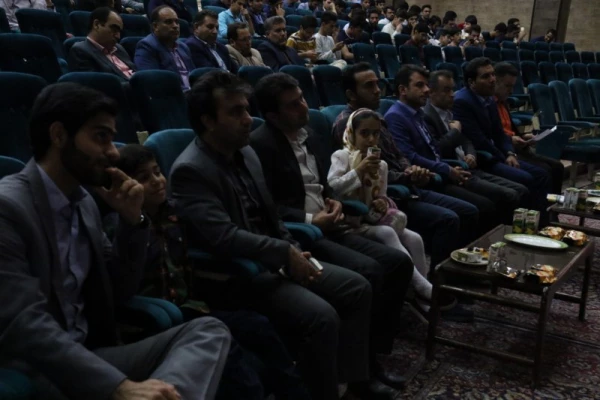 با حضور مسئولان، اساتید و دانشجومعلمان برگزار شد:

جشن ویژه هفته مقام معلم در دانشگاه فرهنگیان یزد ویژه دانشجو معلمان پردیس شهیدان پاک نژاد 
 4