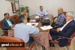 نشست سرپرستان شبانه روزی پردیس شهیدان پاک نژاد یزد با مدیر استان
 3