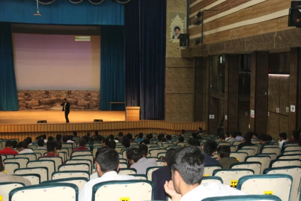 جلسه هم اندیشی با نومعلمان استان به مناسبت دهه سرآمدی آموزش و بزرگداشت مقام معلم در دانشگاه فرهنگیان یزد
 8