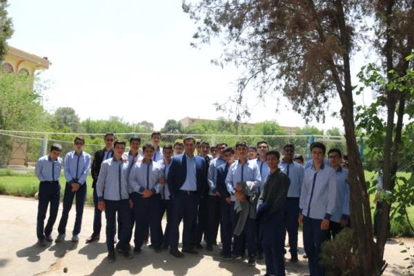 بازدید دانش آموزان مدارس متوسطه از دانشگاه فرهنگیان یزد
 5