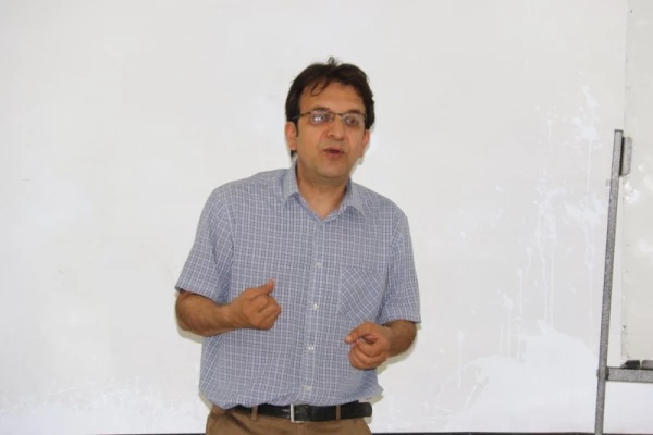 برگزاری کارگاه آموزشی نقد فیلم در پردیس شهیدان پاک نژاد یزد
 4