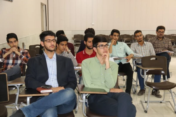 برگزاری کارگاه آموزشی نقد فیلم در پردیس شهیدان پاک نژاد یزد
 6