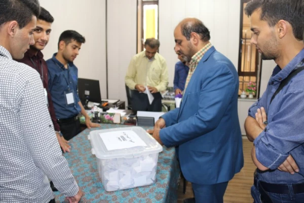 جلوه ای مهم از مشارکت دانشجو معلمان:

برگزاری انتخابات شورای صنفی دانشجومعلمان پردیس های دانشگاه فرهنگیان یزد
 9