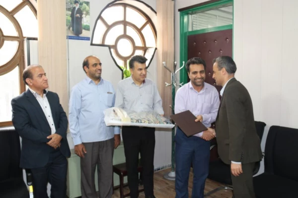 به مناسبت روز ملی روابط عمومی:

تقدیر از روابط عمومی دانشگاه فرهنگیان یزد
 7