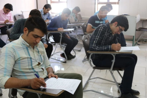 برگزاری آزمون دوره آموزشی کمک های اولیه در پردیس شهیدان پاک نژاد یزد
 5