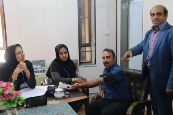 اجرای طرح ملی کنترل فشار خون در پردیس شهیدان پاک نژاد یزد
 7