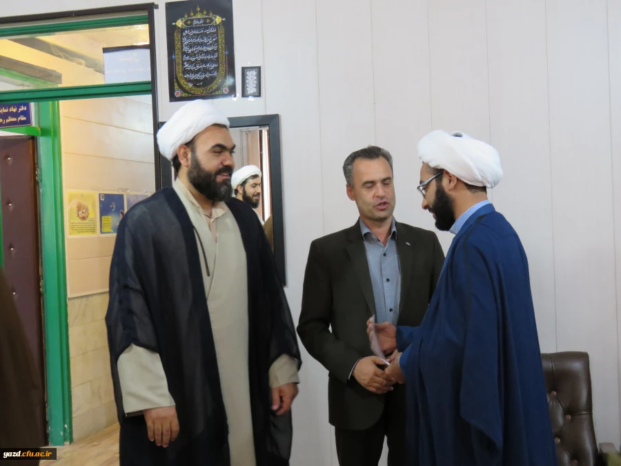 نشست صمیمی ائمه جماعت پردیسهای استان یزد با مدیریت استان ومسئول نهاد