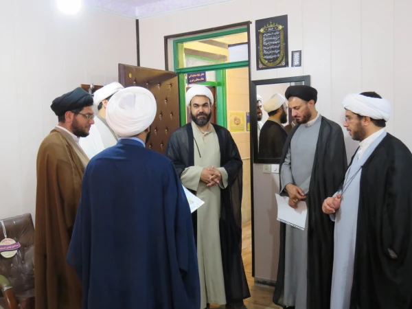 نشست صمیمی ائمه جماعت پردیسهای استان یزد با مدیریت استان ومسئول نهاد