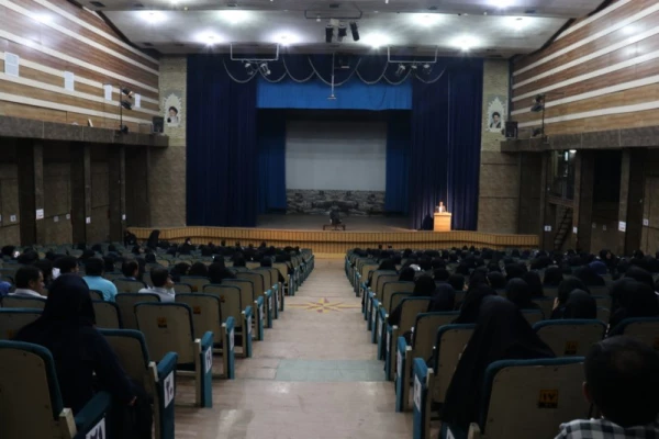 نشست مهارت آموزان ماده 28 ورودی 1397 با سرپرست دانشگاه فرهنگیان یزد
 5