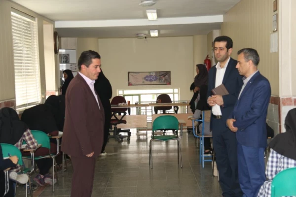 بازدید مدیران حوزه معاونت آموزش و تحصیلات تکمیلی دانشگاه فرهنگیان از حوزه های امتحانی پردیس های استان یزد
 8
