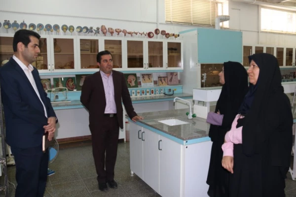 بازدید مدیران حوزه معاونت آموزش و تحصیلات تکمیلی دانشگاه فرهنگیان از حوزه های امتحانی پردیس های استان یزد
 10