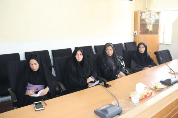 نشست اعضای هیئت علمی پردیس های استان یزد با مدیران حوزه معاونت آموزشی و تحصیلات تکمیلی دانشگاه فرهنگیان 
 4