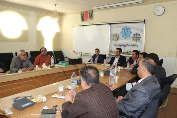 نشست اعضای هیئت علمی پردیس های استان یزد با مدیران حوزه معاونت آموزشی و تحصیلات تکمیلی دانشگاه فرهنگیان 
 7