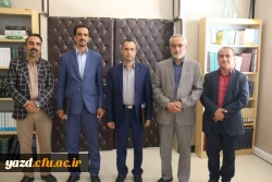 در راستای بهره گیری متقابل از منابع اطلاعاتی، ظرفیت ها و فرصت های پژوهشی، مطالعاتی صورت پذیرفت:

انعقاد تفاهم نامه همکاری فی مابین مرکز اسناد و کتابخانه ملی استان و دانشگاه فرهنگیان یزد
 7