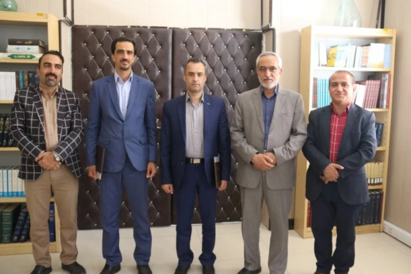 در راستای بهره گیری متقابل از منابع اطلاعاتی، ظرفیت ها و فرصت های پژوهشی، مطالعاتی صورت پذیرفت:

انعقاد تفاهم نامه همکاری فی مابین مرکز اسناد و کتابخانه ملی استان و دانشگاه فرهنگیان یزد
 7