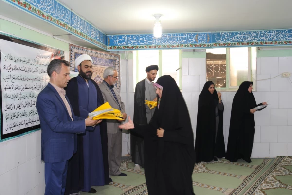 مراسم تجلیل از خادمان و فعالان عرصه نماز، قرآن وعترت دانشگاه فرهنگیان یزد
