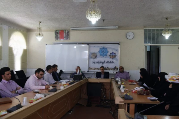 نشست مسئولین دانشگاه فرهنگیان یزد با اعضای جدید شورای صنفی پردیس های استانی
 4