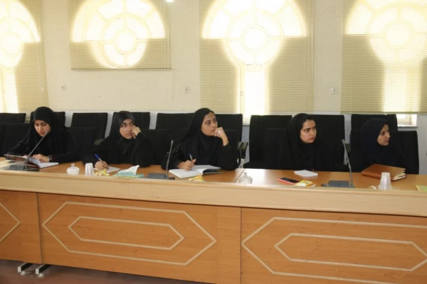 نشست مسئولین دانشگاه فرهنگیان یزد با اعضای جدید شورای صنفی پردیس های استانی
 5