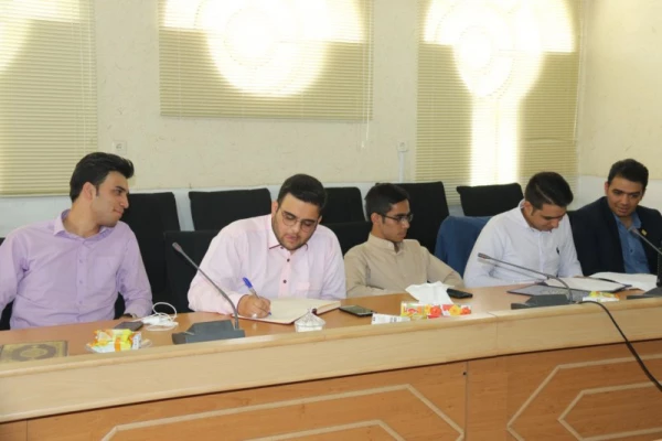 نشست مسئولین دانشگاه فرهنگیان یزد با اعضای جدید شورای صنفی پردیس های استانی
 6