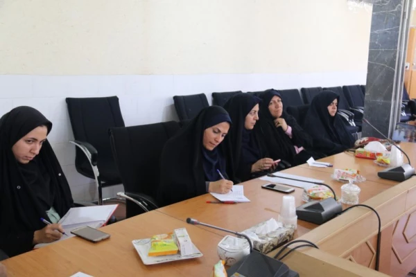 نشست مسئولین دانشگاه فرهنگیان یزد با اعضای جدید شورای صنفی پردیس های استانی
 7