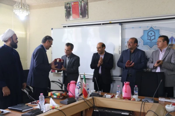 با حضور مسئولان سازمان مرکزی دانشگاه فرهنگیان برگزار شد: 

مراسم معارفه معاون هماهنگی مدیریت امور پردیس های دانشگاه فرهنگیان یزد
 12