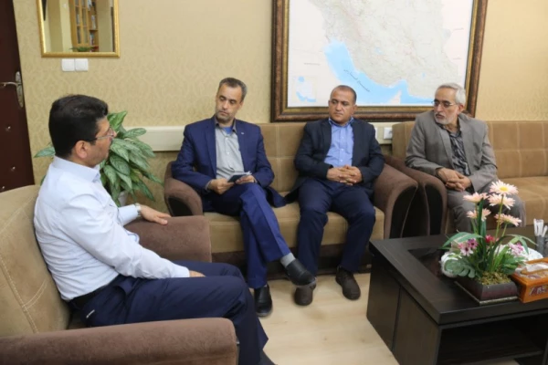 در ادامه پیگیری تامین فضای فیزیکی پردیس حضرت فاطمه الزهرا(س) یزد انجام گرفت:

نشست مسئولان دانشگاه فرهنگیان یزد با رییس سازمان مدیریت و برنامه ریزی استان 4