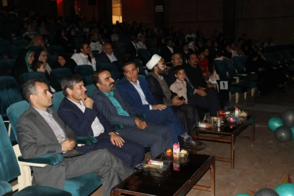 برگزاری مراسم دانش آموختگی دانشجومعلمان ورودی 94 پردیس های استانی دانشگاه فرهنگیان یزد 6