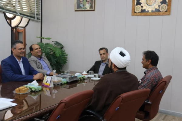 دیدار فرماندار شهرستان ابرکوه با مدیر پردیس های استان یزد
 4