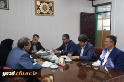 دیدار معاون آموزش ابتدایی اداره کل آموزش و پرورش استان با مدیر پردیس های استان یزد
 3