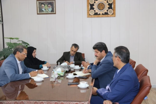 دیدار معاون آموزش ابتدایی اداره کل آموزش و پرورش استان با مدیر پردیس های استان یزد
 7