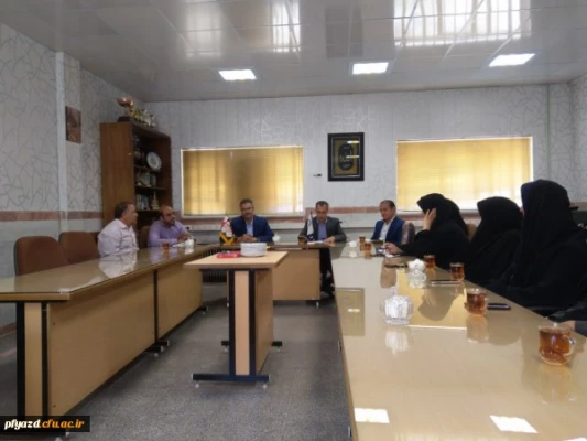 برگزاری جلسه هماهنگی جهت برنامه ریزی نیم سال اول سال تحصیلی 99- 98 در پردیس حضرت فاطمه الزهرا (س) یزد
 5