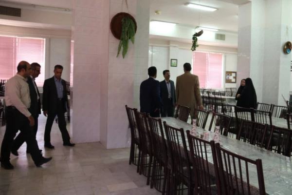 بازدید رئیس سازمان مدیریت و برنامه ریزی استان از پردیس حضرت فاطمه الزهرا (س) یزد

 9