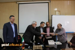 مراسم تکریم و تجلیل از تلاش های نیروهای شرکتی دانشگاه فرهنگیان یزد

 5